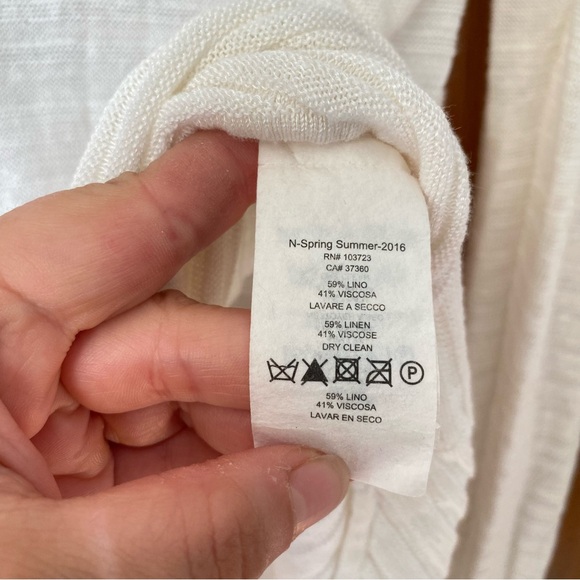 •Armani Exchange white textured blouse• Size S - Picture 6 of 6